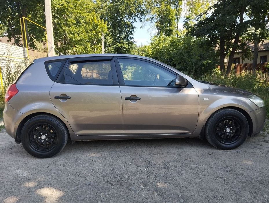 Продам Киа Сид 1,6- автомат
