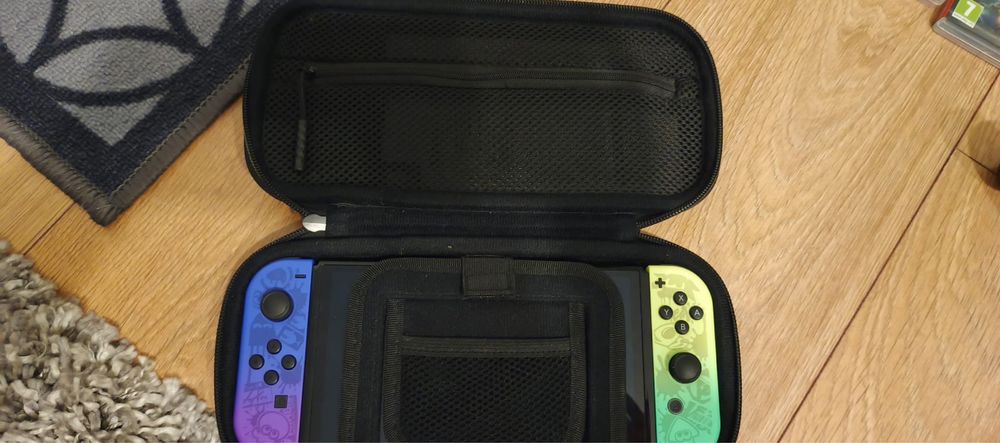 Konsola Nintendo Switch Oled  Splatoon 3 Edition + akcesoria + gry