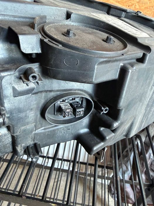 HELLA Reflektor do BMW Seria 5