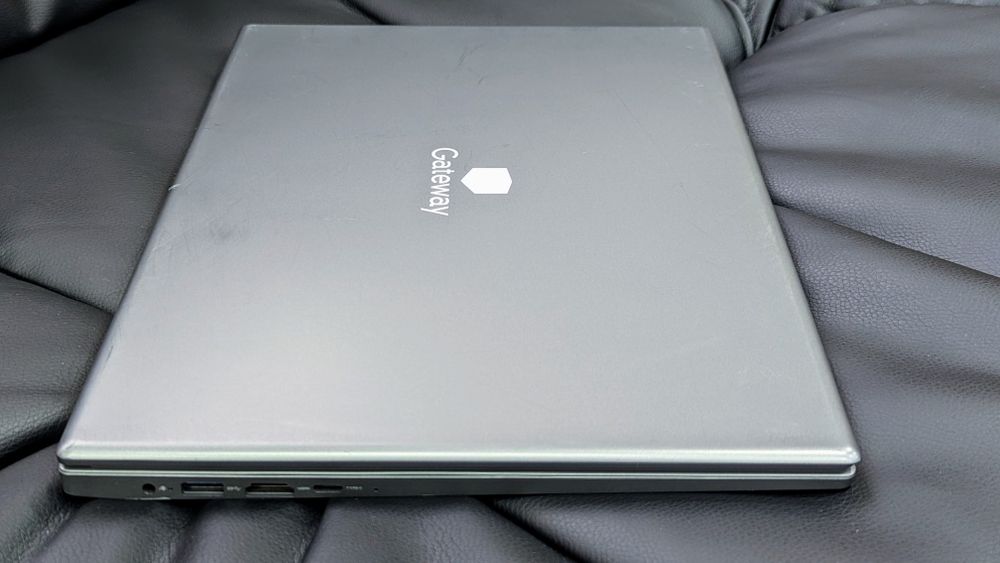 Тонкий ноутбук Gateway 15 AMD Ryzen 7 3700 8Gb DDR4 128-1Tb SSD m.2