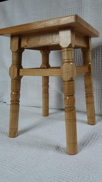 Табуретки   з  дерева