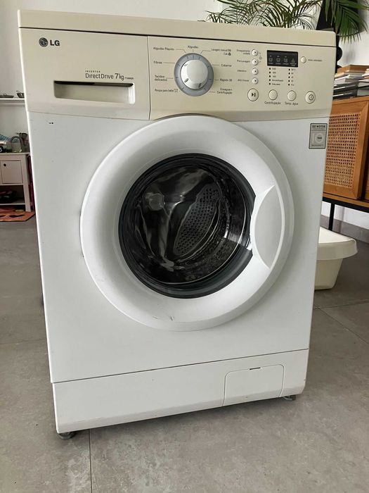 Máquina de lavar roupa LG directdrive 7kg inverter.