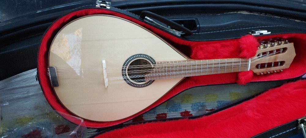 Bandolim Português novo