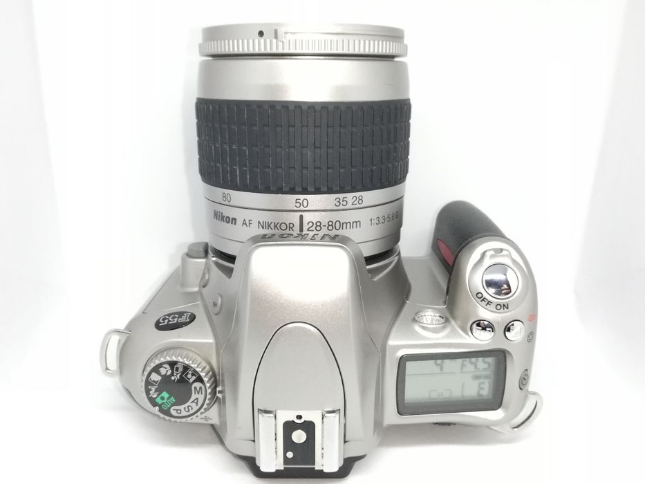Nikon F 55 + Nikkor AF 28-80mm c/ NOVAS