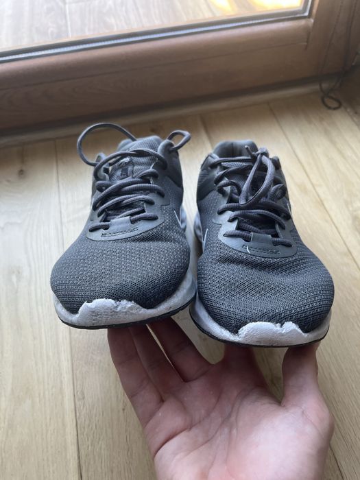 Buty Nike Revolution 5