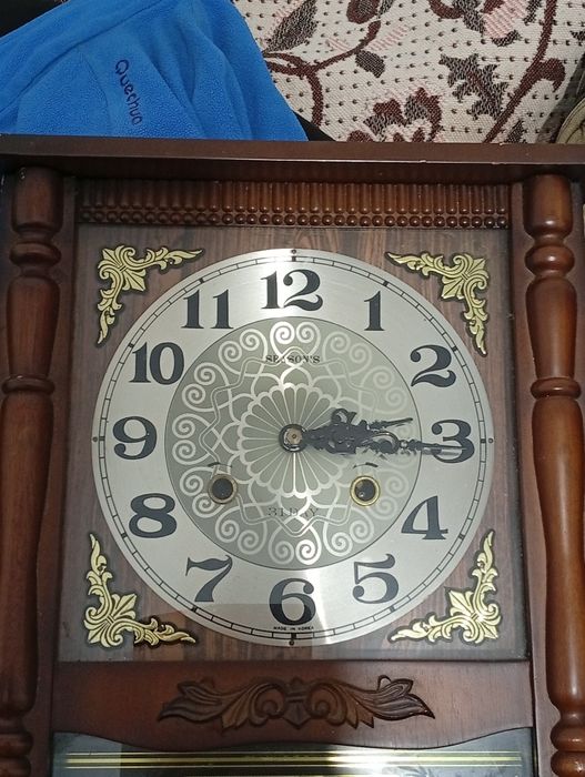 Relógio de Corda Antigo da Seasons para reparação