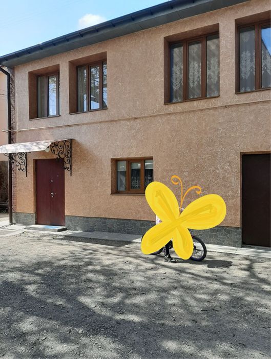 3-кімнатна квартира з євроремонтом, центр міста•