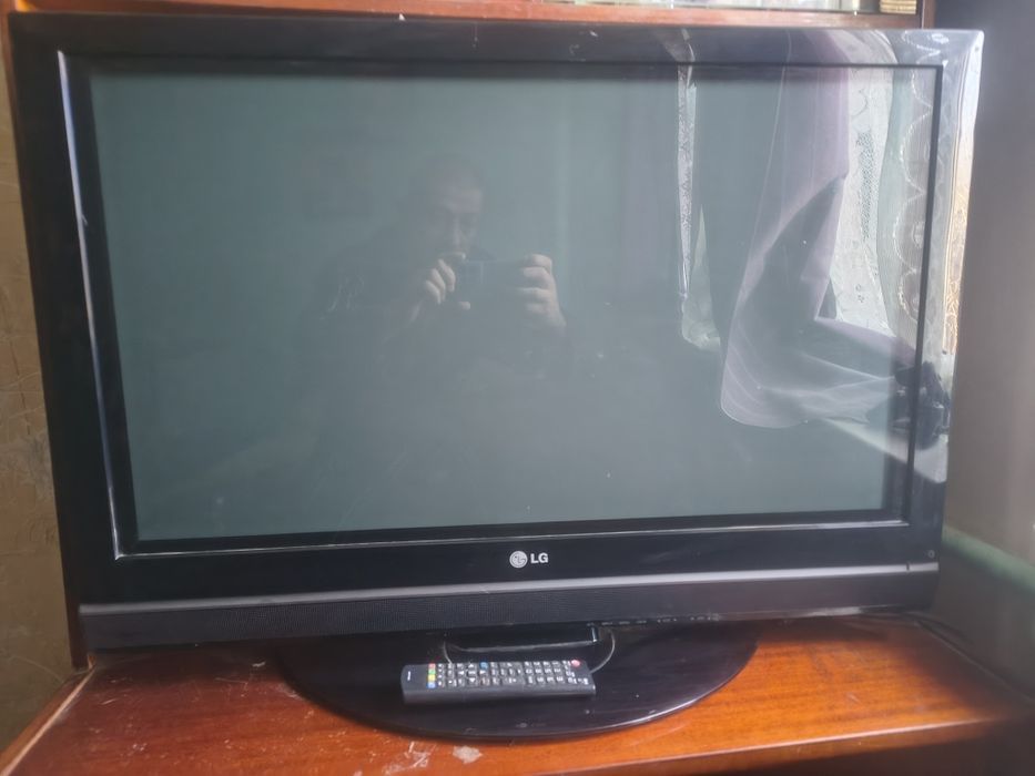 Продам телевизор LG