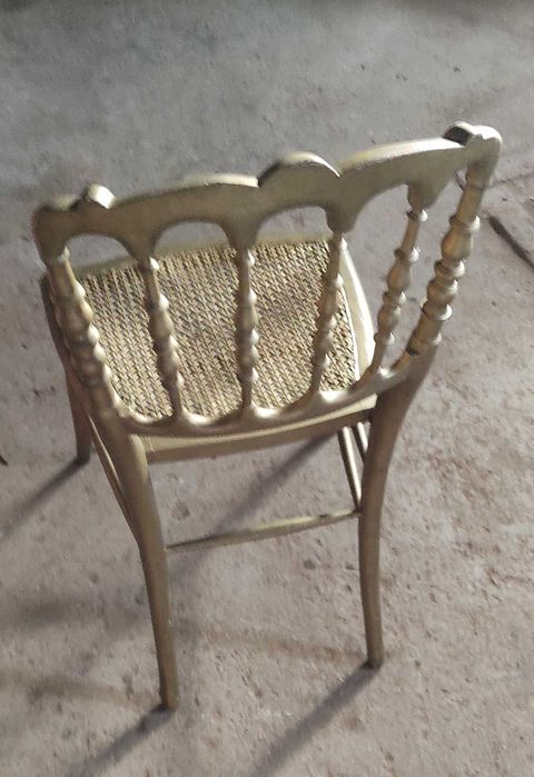 Cadeira vintage dourada