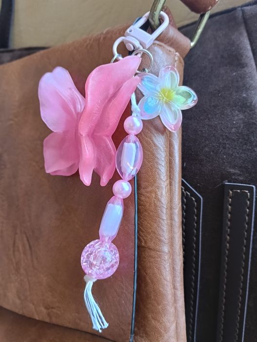 Bag charm artesanal borboleta