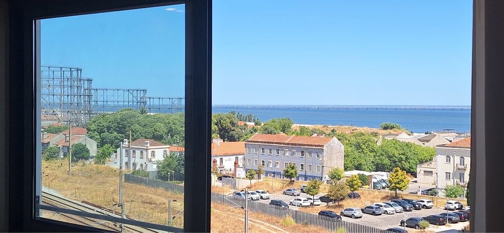 Quarto para arrendar em Braço de Prata – 25 m² | Vista Rio | Prédio Recente