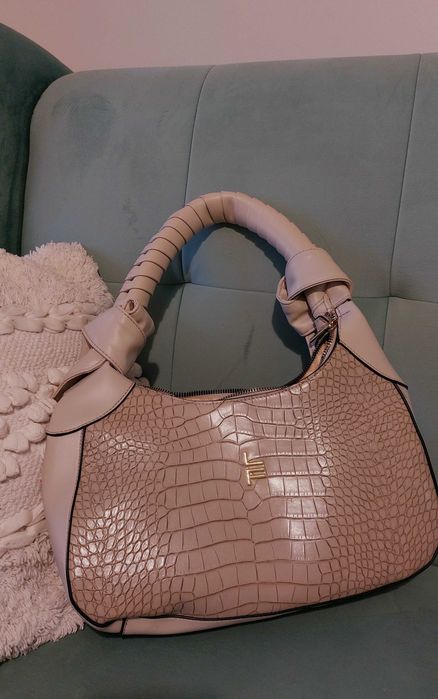 Elegnacka beżowa torebka