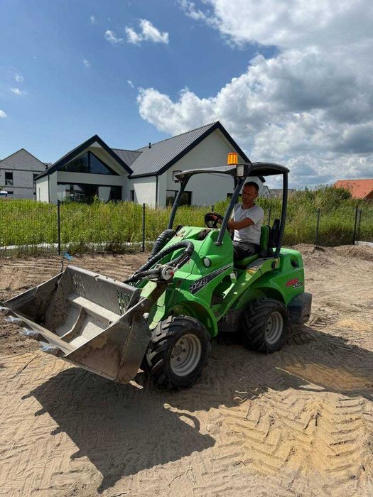 Uslugi koparką, prace ziemne, wykopy, niwelacja terenu | Koparka + operator | Wrocław