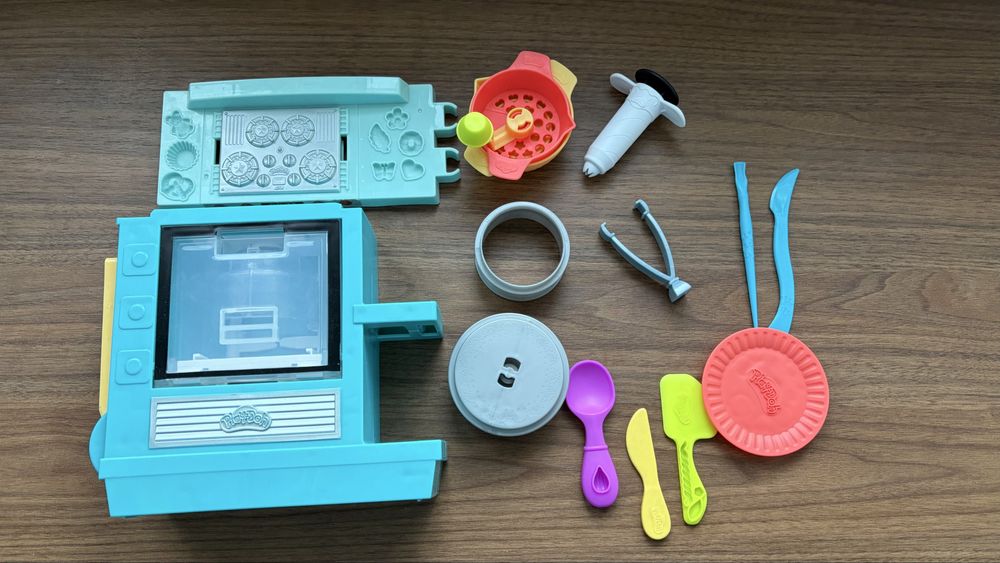 PLAY DOH zestaw piekarnik ciasta i torty