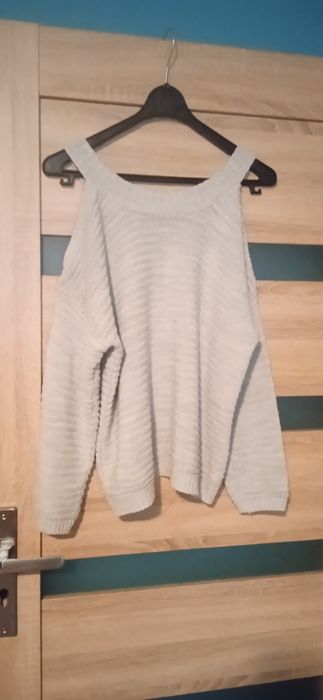 Damski sweterek z odkrytymi ramionam/Oversize, Made In Italy