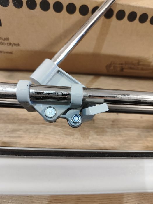 Ręczna przecinarka do glazury 330mm 
Stan bardzo dobry, minim