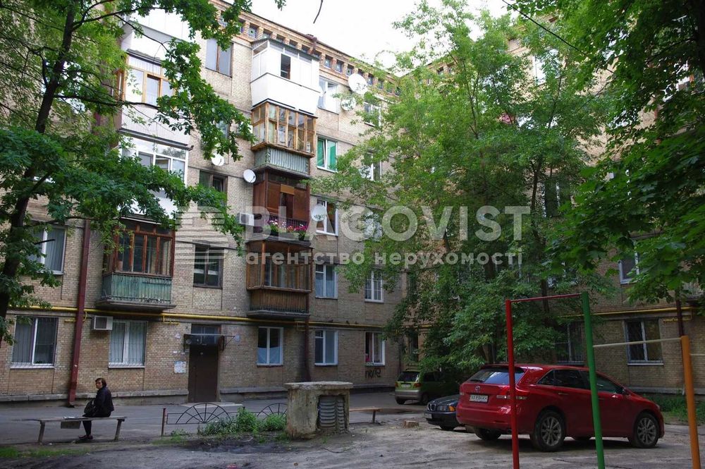 Продаж 2-к квартири по вулиці Джохара Дудаєва Солом'янський район.Держпрограми.