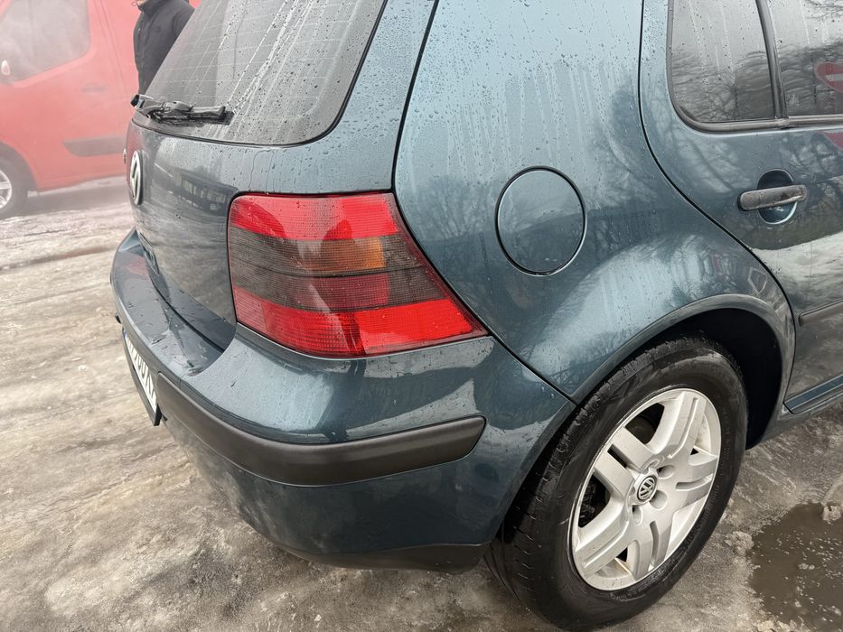 Volkswagen Golf 1.6 СУПЕР СТАН