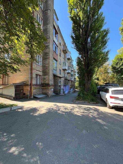 Продаж 2 кімн кв. Сталінка 56 м  Ромоданова (Пугачева )Шевченківський