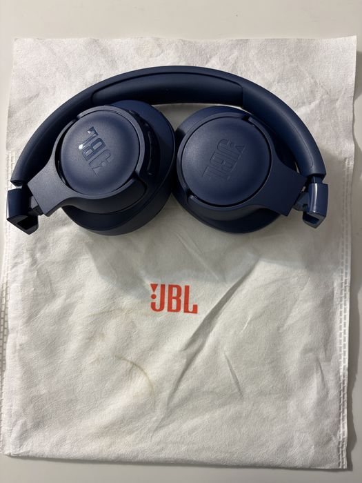 Fones JBL TUNE 770 NC