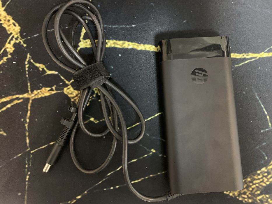 Продам зарядку для ноутбука HP 19.5v 230w