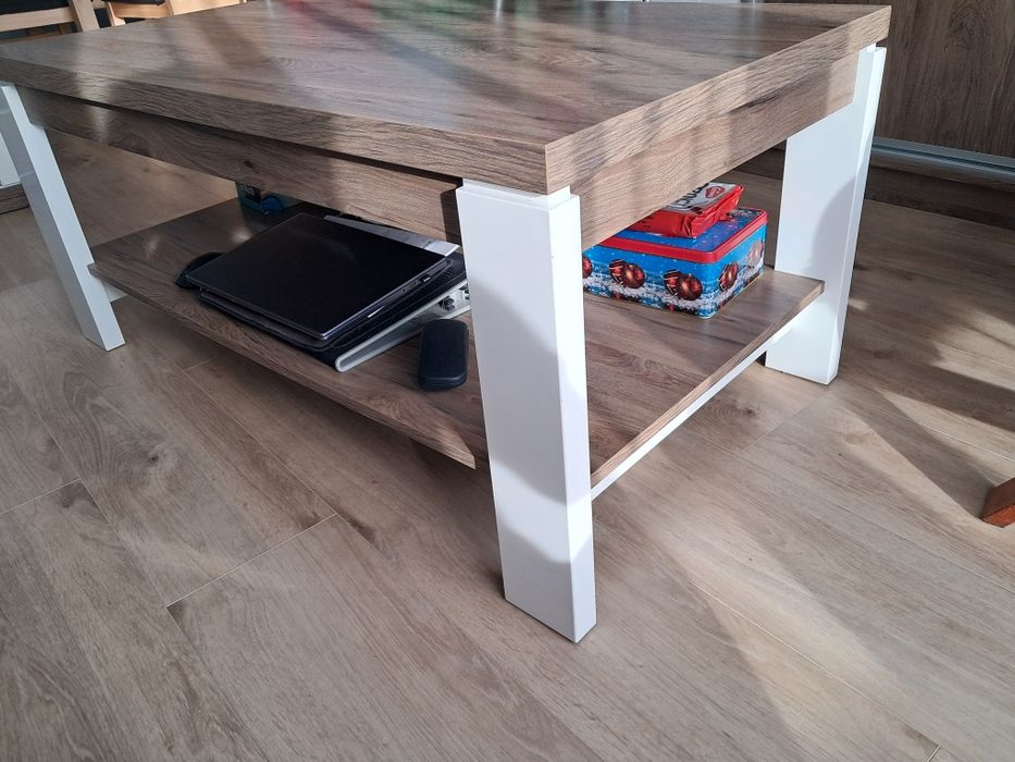 Duża ława do salonu