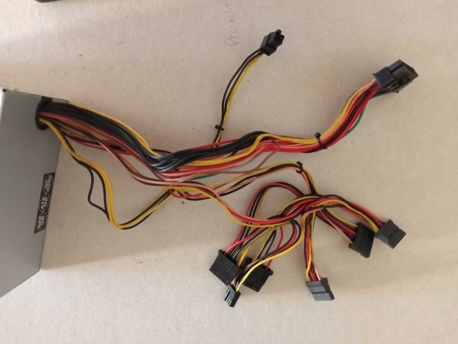 UNYKA Power Supply64552614903937122