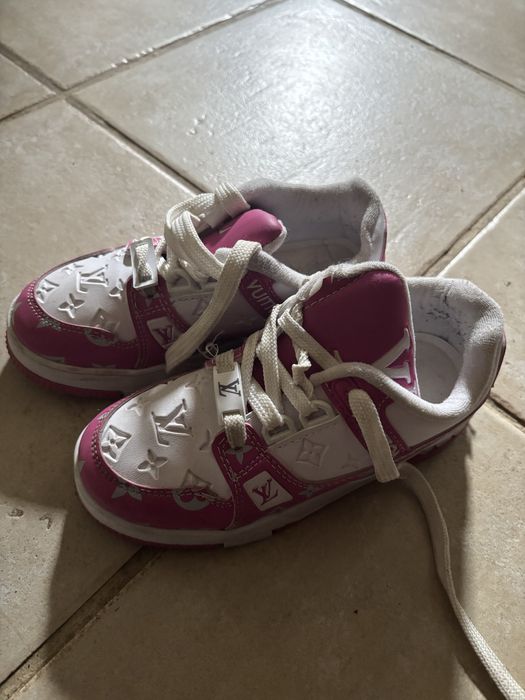 Adidasy r. 30, przywiezione z Turcji z nadrukiem Louis Vuitton