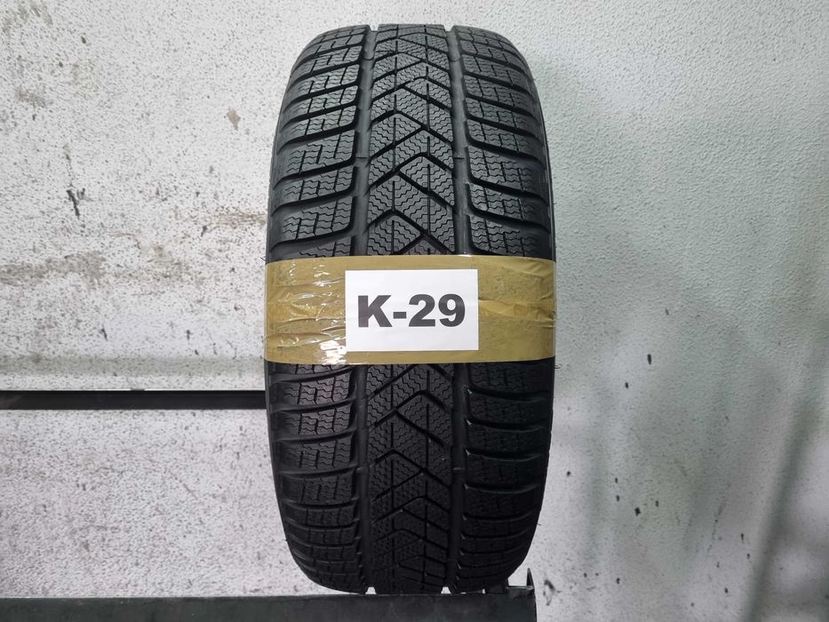 235/45/18 98V Pirelli Winter Sotto Zero 3 Dot.2025R