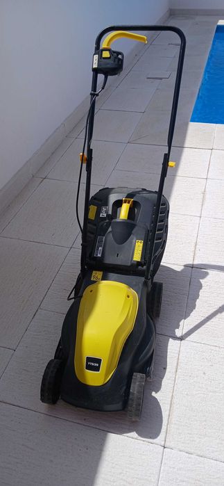 Maquina de cortar relva, eletrica