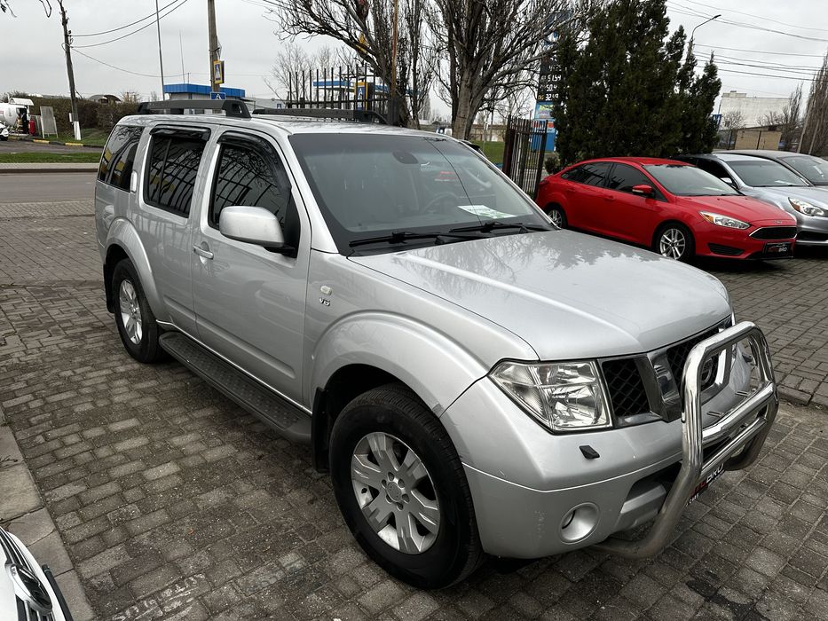 Ниссан Патфайндер в отличном состоянии