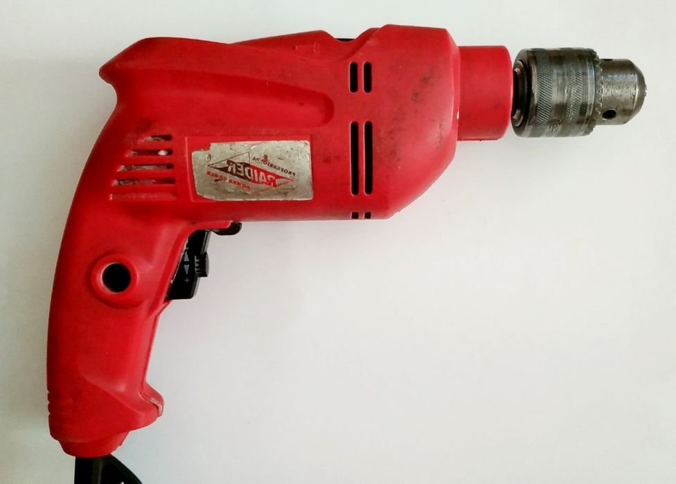 Дрель электрическая с ударным режимом