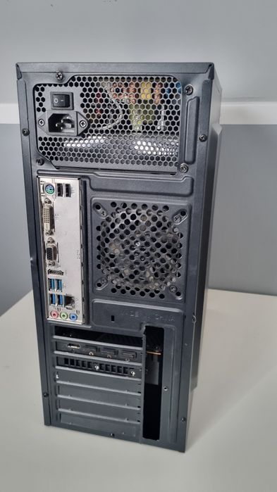 Komputer stacjonarny / Ryzen 5 2600 / RX5500XT