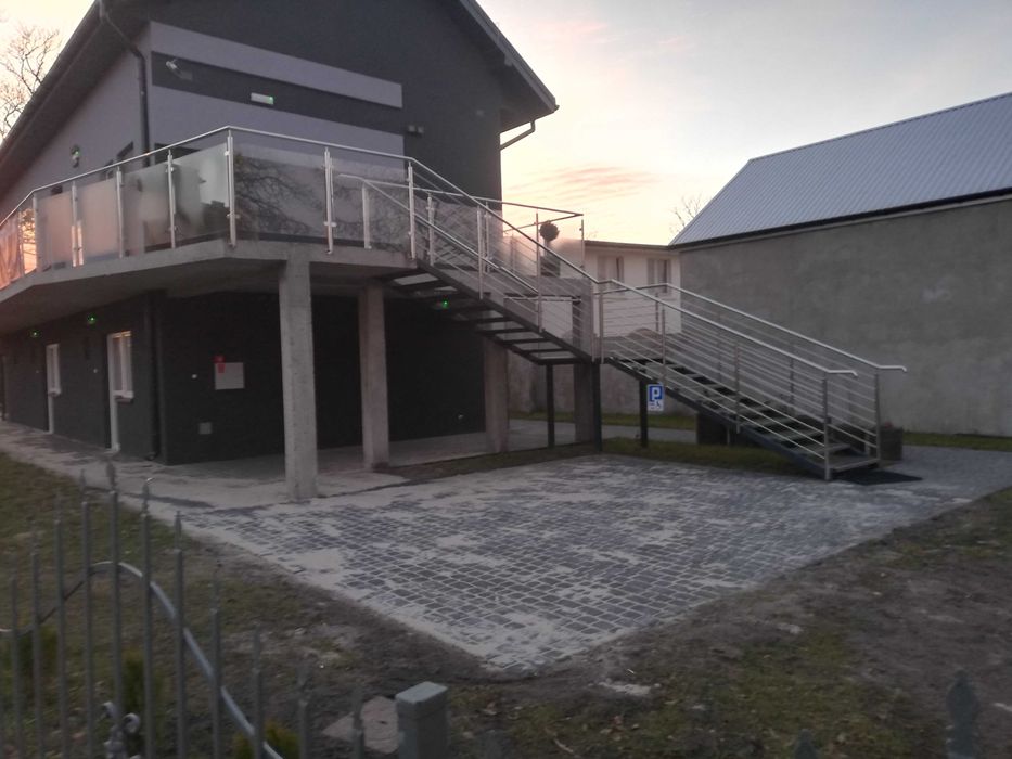 Balustrady Zadaszenia Nierdzewne Malowane Szklane