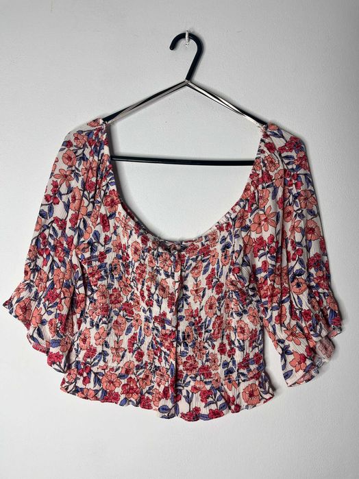 Kolorowa bluzka top boho crop top z dekoltem wiazana Kendall + Kylie M