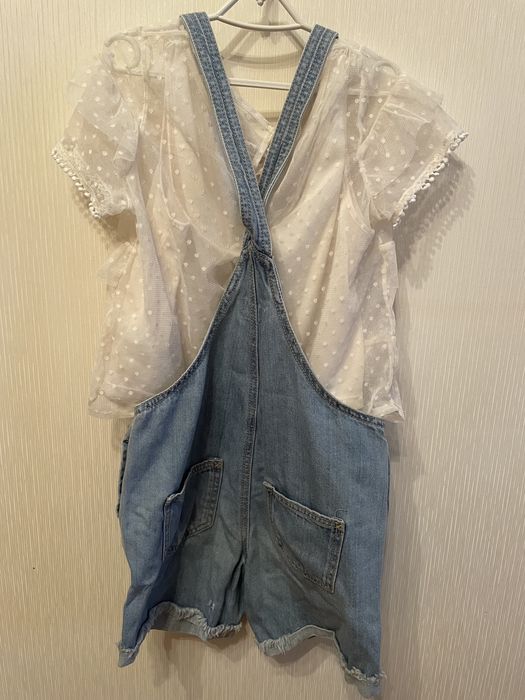 Продам комбинизон джинсовый на девочку