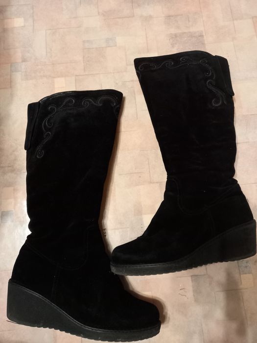 Замшеві чоботи зимові з замком 37 розмір