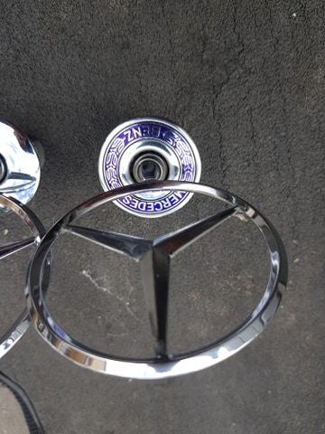 znaczek mercedes 211 oryginał znaczek w210 w124 celownik