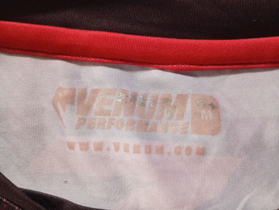 Крута футболка веном