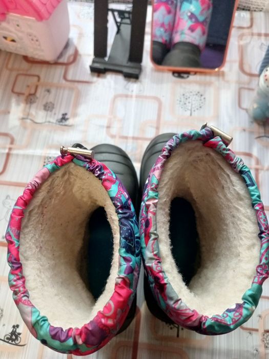 Чобітки для дівчинки 32р 19,5 см по стільці