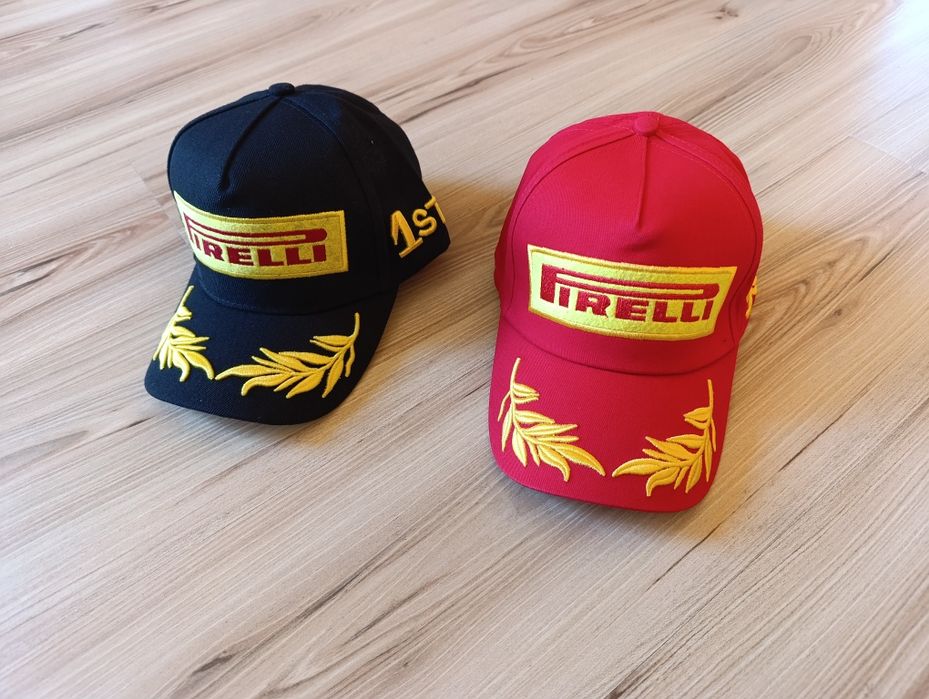 Czapki z Daszkiem PIRELLI.