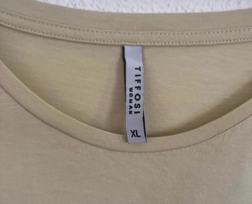T-Shirt Amarela Tiffosi com Renda e Estampa (Tamanho XL)