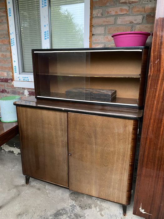 Ретро сервант 70-х років в чудовому стані
