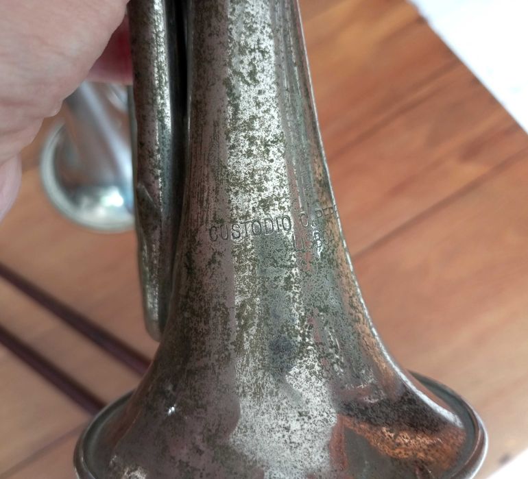 Antigo tambor baquetas e duas cornetas Mocidade Portuguesa