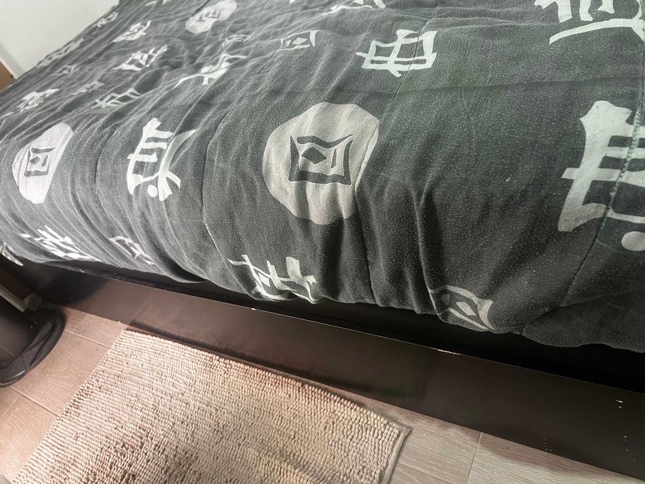 Cama de casal com arrumação (baú elevatório) + colchão (NEGOCIAVEL)
