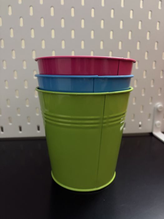 Conjunto 5 vasos/cachepots metálicos coloridos – decoração