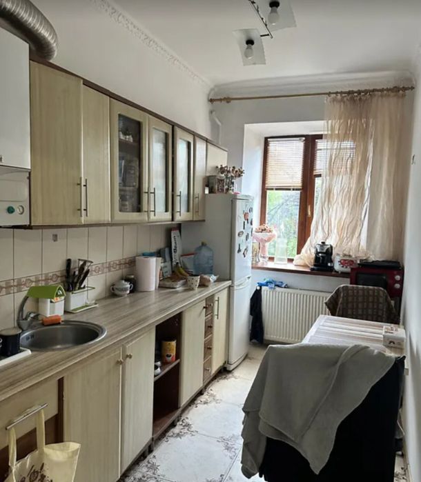 Продаж 3к квартири 72 кв. м на вул. Академіка Студинського