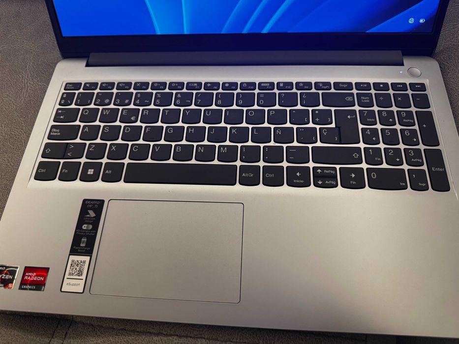Portátil Lenovo IdeaPad 1 15.6" FHD – Ryzen 5 – 16GB RAM – 512GB SSD