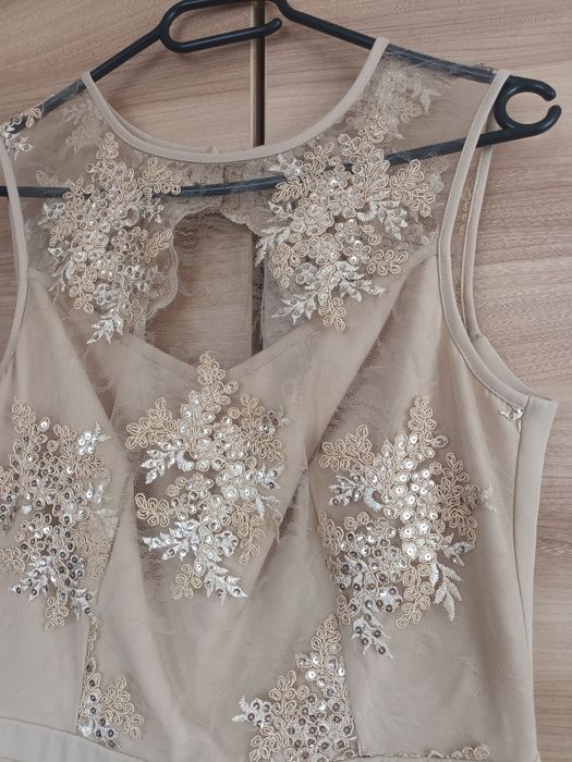 S.Moriss sukienka 36 S beżowo złota