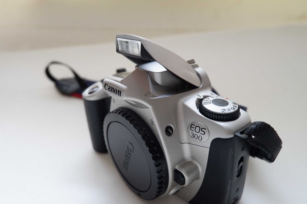 пленочная камера Canon EOS 300
